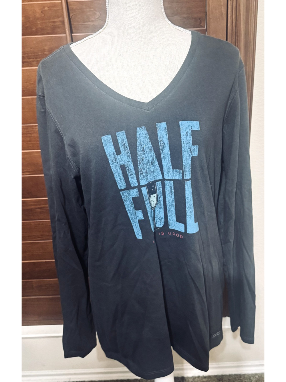 LIFE IS GOOD T-shirt Classic Fit Long Sleeve Glass Half Full Wine Grey womens L